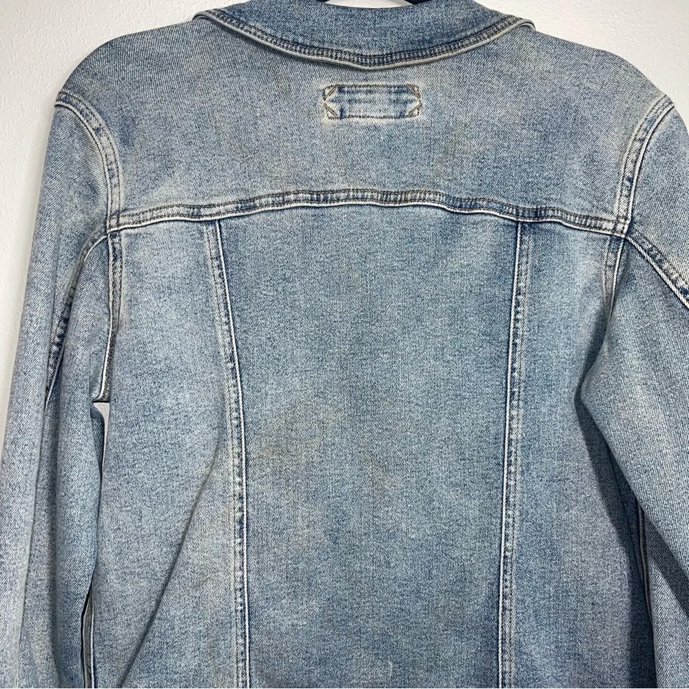 Maurices Medium Sandblast Wash Vintage Destructed Denim Jacket Medium Women’s - Picture 7 of 12